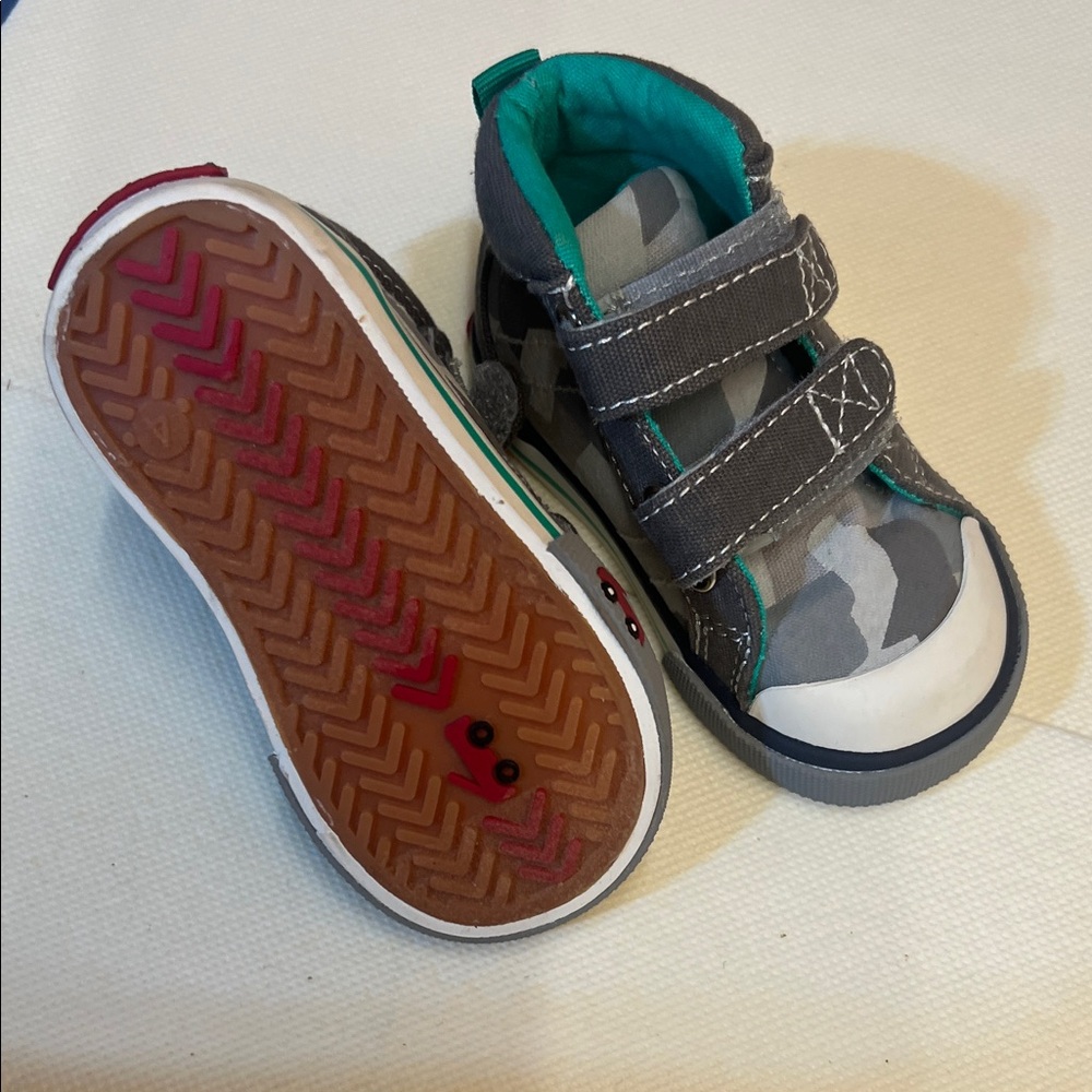 Bundle of 3 Pair of Kids Sneakers Size 4 - See Kai Run! - Picture 7 of 7